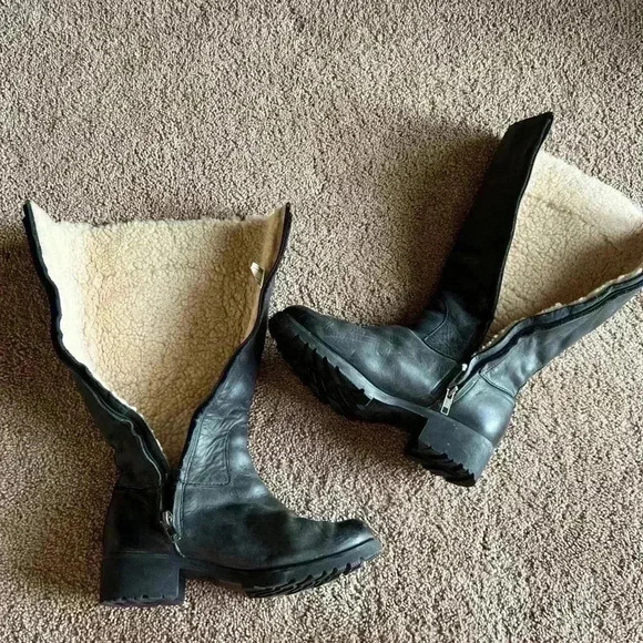 UGG Broome II boot size 7 gray euc - Picture 7 of 7